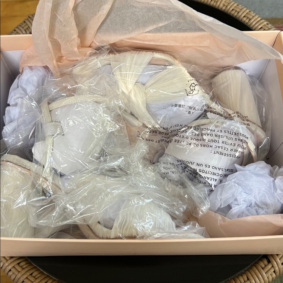 Loeffler Randall reed pearl pleated twist heels size 6B NIB - Picture 8 of 9